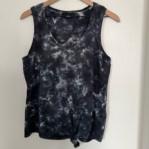 **LAST CHANCE!**Front Knot Tie Dye Tank